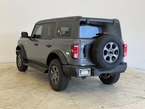 CARBONIZED GRAY METALLIC 2026 Ford Bronco Big Bend