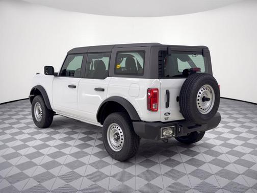 Oxford White 2026 Ford Bronco Base