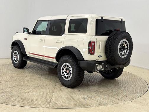 WIMBLEDON WHITE 2026 Ford Bronco Outer Banks