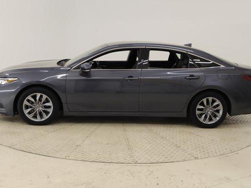 2020 Toyota Avalon XLE