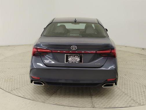 2020 Toyota Avalon XLE