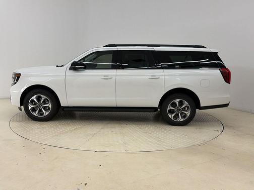 star white metallic tri-coat 2027 Ford Expedition Max Active 4x4