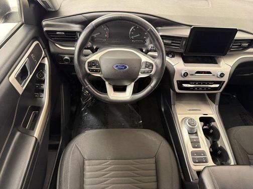 AGATE BLACK METALLIC 2021 Ford Explorer XLT