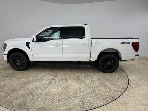 STAR WHITE METALLIC TRICOAT 2026 Ford F-150 Lariat