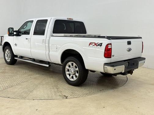 OXFORD WHITE 2015 Ford F-250 Lariat