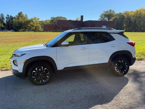 Summit White 2022 Chevrolet Trailblazer LT