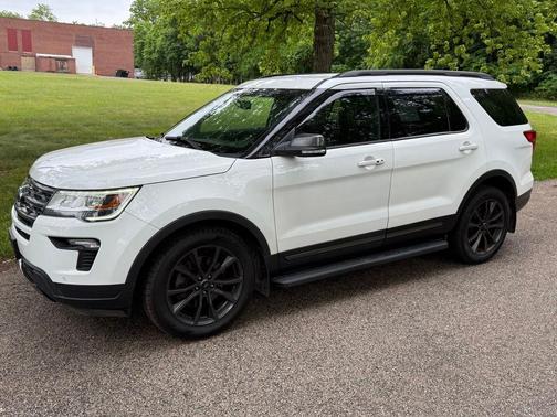 Oxford White 2018 Ford Explorer XLT
