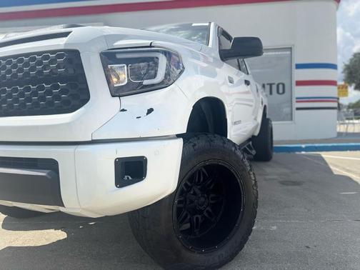 2014 Toyota Tundra SR5
