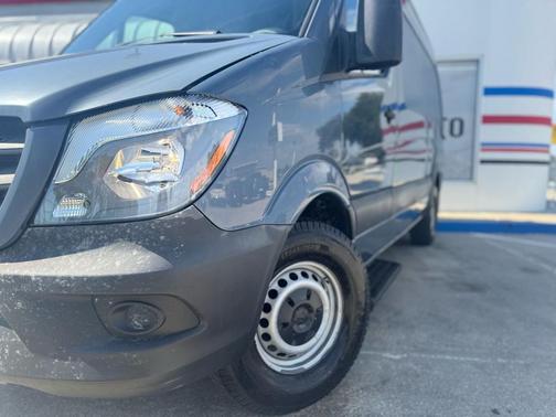 2018 Mercedes-Benz Sprinter 2500 Standard Roof