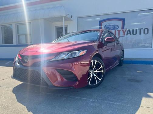 2018 Toyota Camry SE