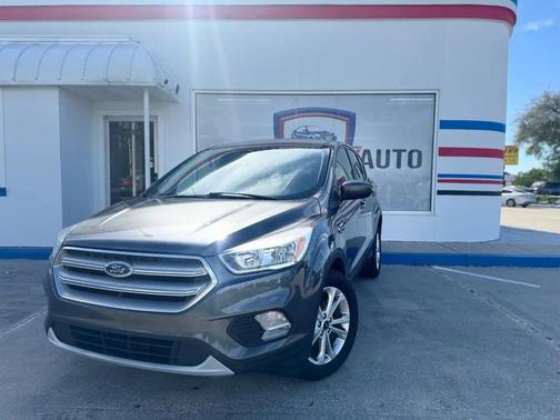 Magnetic Metallic 2019 Ford Escape SE