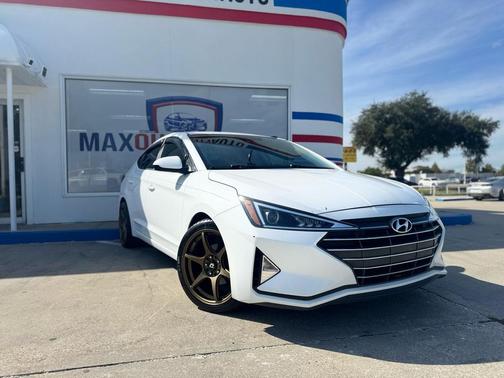 2020 Hyundai ELANTRA SE