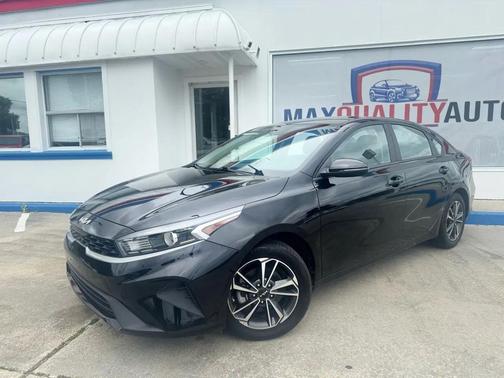 Aurora Black 2023 Kia Forte LXS