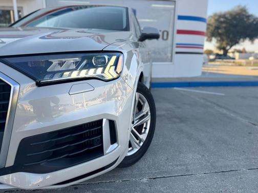 2020 Audi Q7 55 Premium Plus