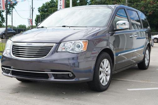 2016 Chrysler Town & Country Limited Platinum