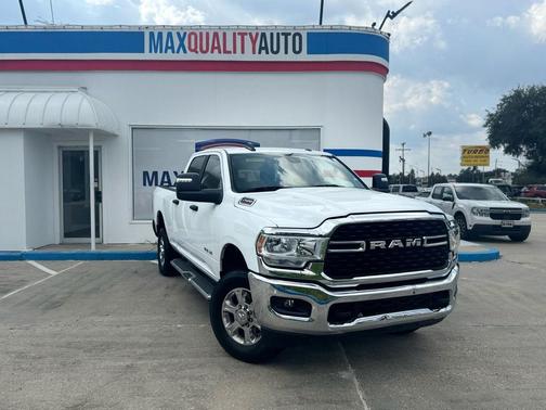 2024 RAM 2500 Tradesman Crew Cab SWB 4WD