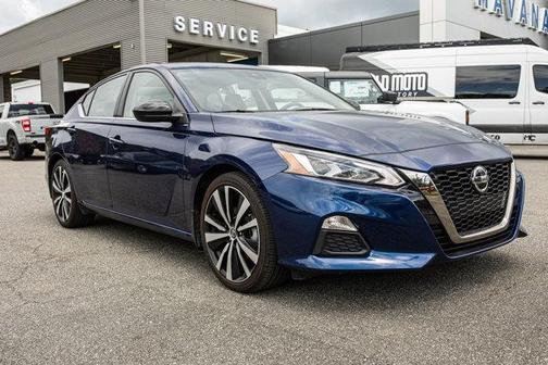 2022 Nissan Altima SR FWD