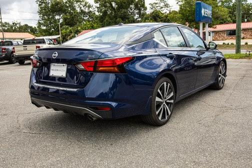 2022 Nissan Altima SR FWD
