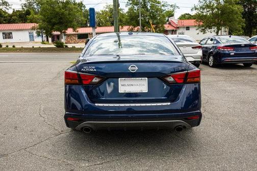 2022 Nissan Altima SR FWD