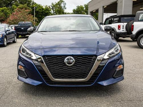 2022 Nissan Altima SR FWD