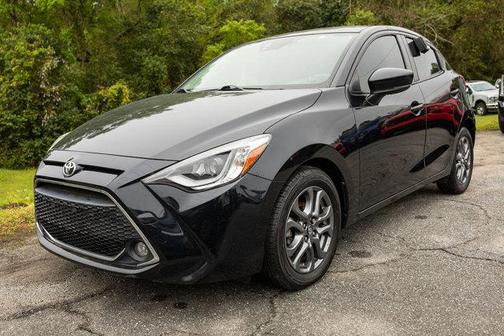 2020 Toyota Yaris Sedan LE
