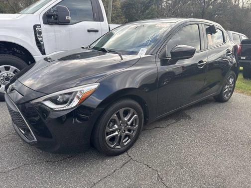 2020 Toyota Yaris Sedan LE