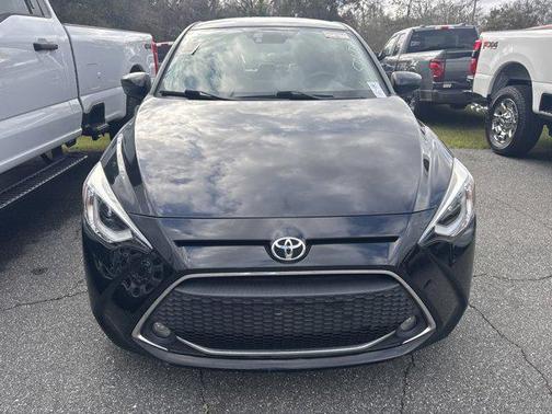 2020 Toyota Yaris Sedan LE