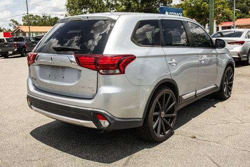 2016 Mitsubishi Outlander SE