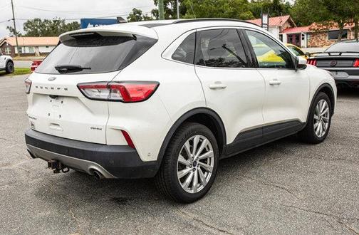 2022 Ford Escape Titanium