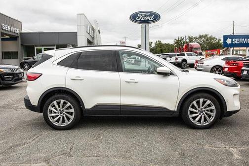2022 Ford Escape Titanium