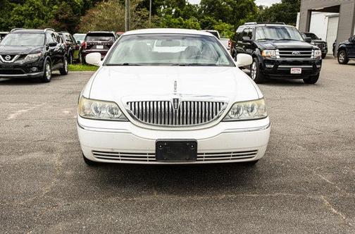 2004 Lincoln Town Car Signature