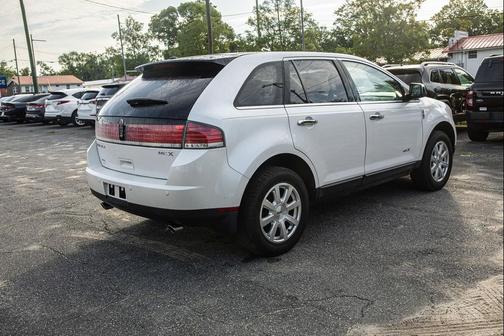 Gold Leaf Metallic 2010 Lincoln MKX Base