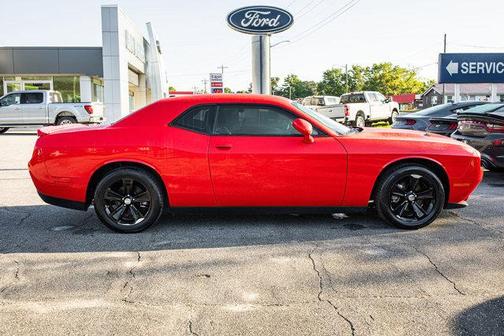 2022 Dodge Challenger SXT