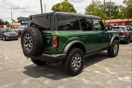 ERUPTION GREEN METALLIC 2025 Ford Bronco Badlands