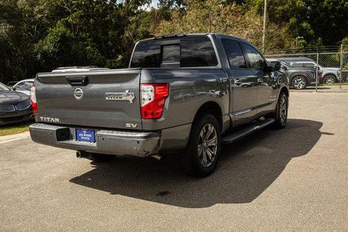 2017 Nissan Titan SV