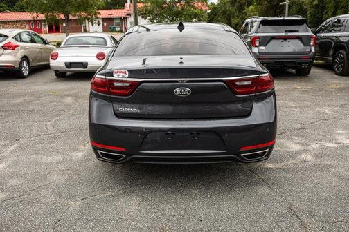 2017 Kia Cadenza Technology