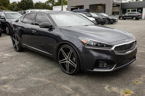 2017 Kia Cadenza Technology