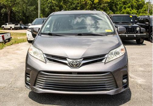 Predawn Gray Mica 2018 Toyota Sienna XLE