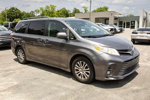 Predawn Gray Mica 2018 Toyota Sienna XLE