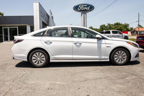 2016 Hyundai SONATA Hybrid SE
