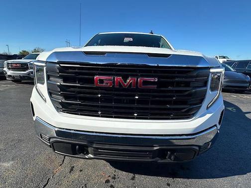 2025 GMC Sierra 1500 Pro