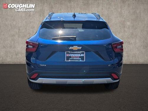 Blue Glow Metallic 2024 Chevrolet Trax LT