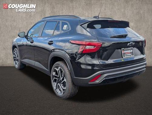 Mosaic Black Metallic 2026 Chevrolet Trax FWD 2RS