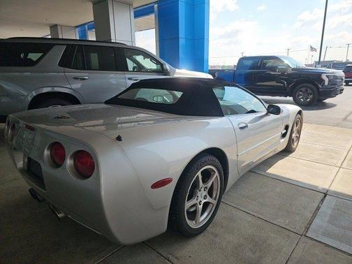 2004 Chevrolet Corvette Base