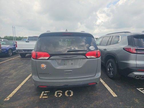 2020 Chrysler Pacifica Touring L
