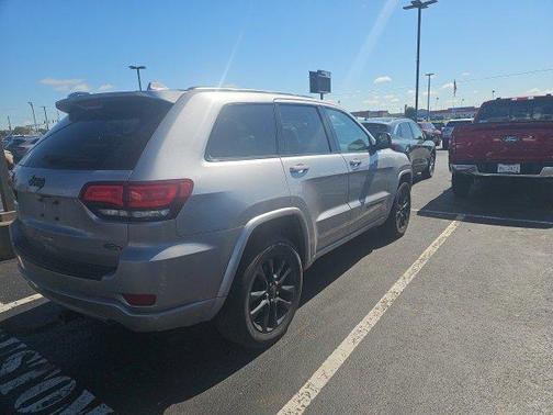 2021 Jeep Grand Cherokee Laredo