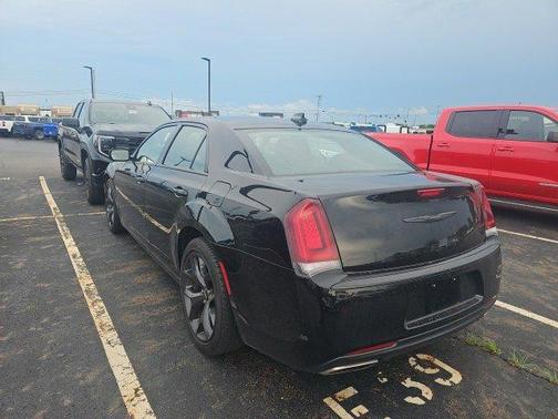 2021 Chrysler 300 Touring