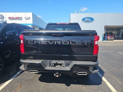 2022 Chevrolet Silverado 1500 Custom Trail Boss