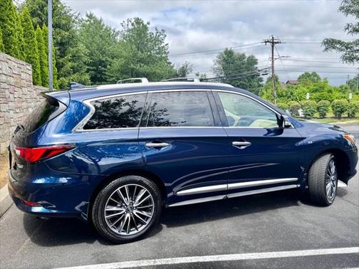 2017 INFINITI QX60 Base