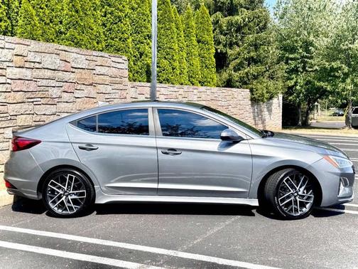 2019 Hyundai ELANTRA Sport